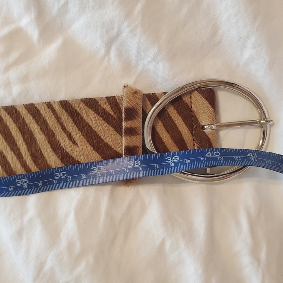 Harold's Cuir Veritable Genuine Leather Belt Zebra Brown and Tan Print, 2" Large - Picture 7 of 9